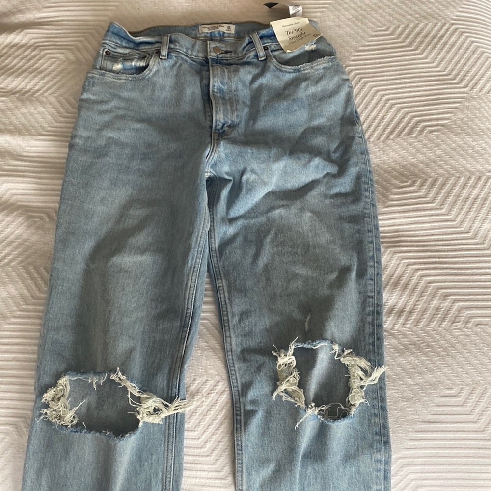 NWT never worn Abercrombie The 90s Straight Ultra High Rise